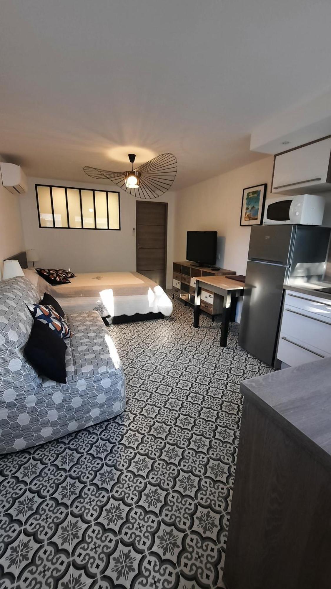 Studio Climatise Lantanas 4 Personnes Le Lavandou Buitenkant foto